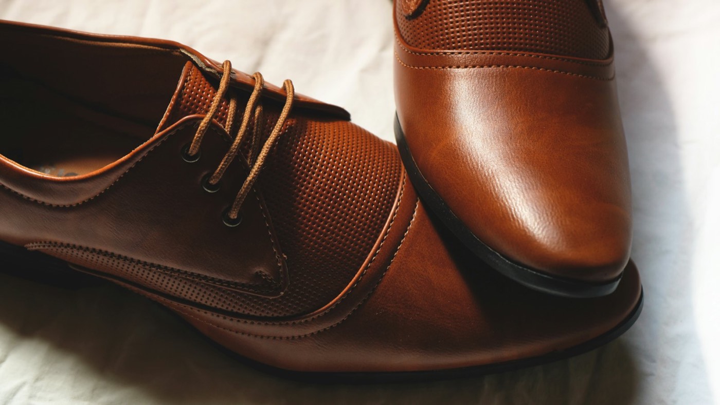 Photograph illustrating: Is Shoebacca Legit? Sizing, Shipping, Returns and What to Check Before You Order